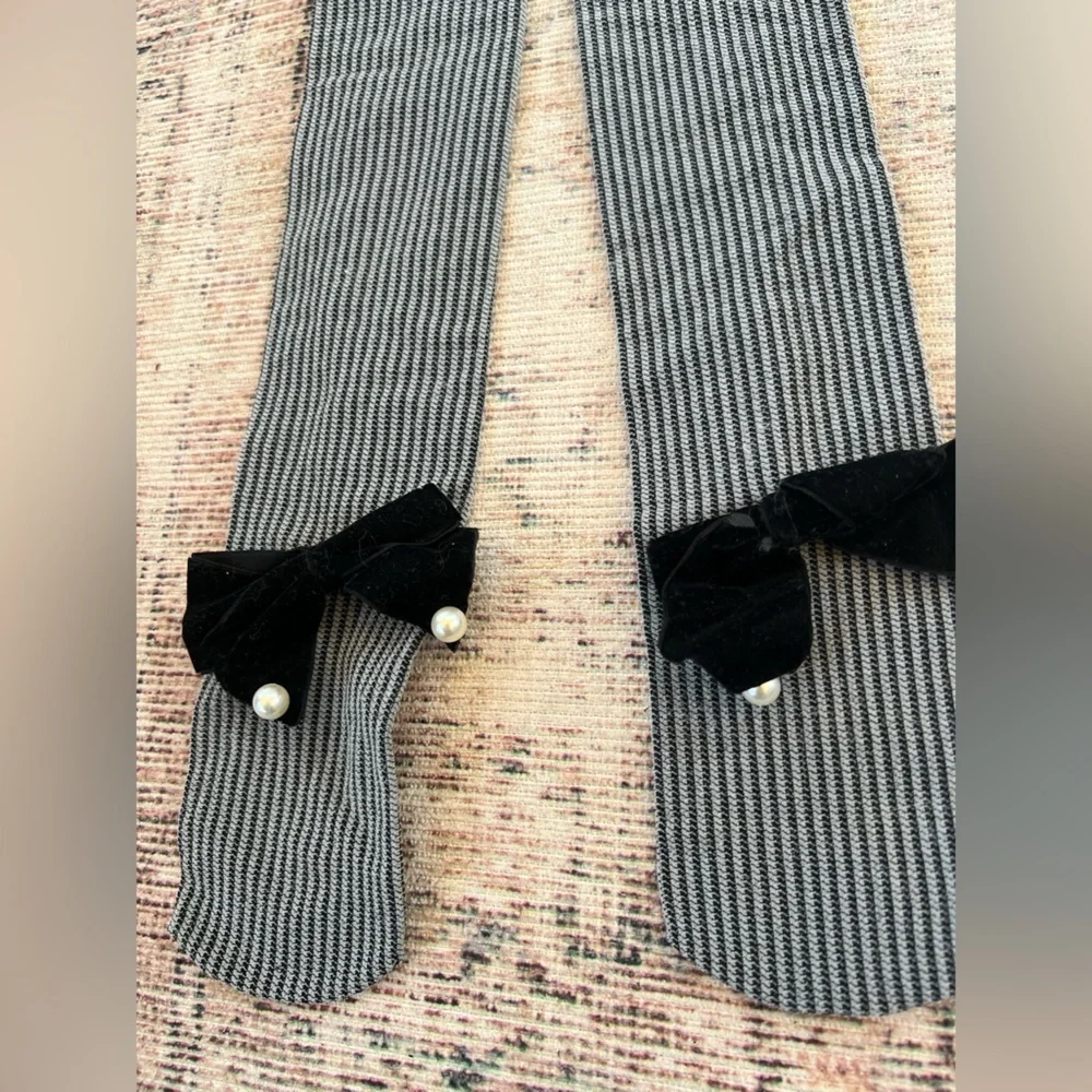 Memoi Girls Houndstooth Bow detail Black and Gray Striped Kids Tights 6-8 years